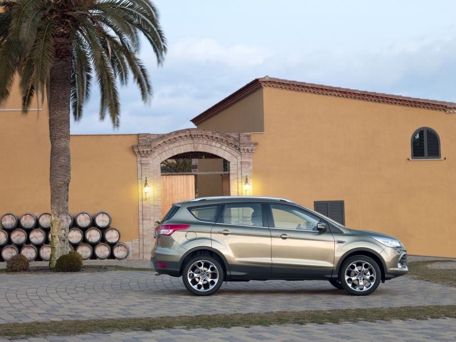  Ford Kuga 2013 года  (фото 28 из 36)